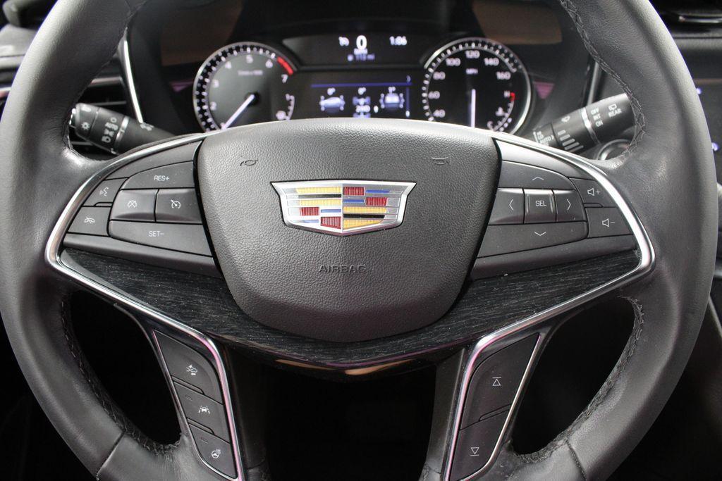 used 2022 Cadillac XT5 car, priced at $34,457