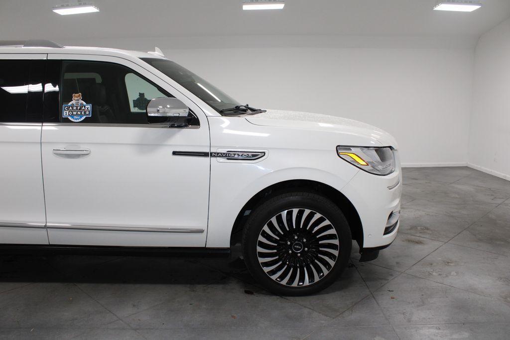 used 2021 Lincoln Navigator car, priced at $40,698