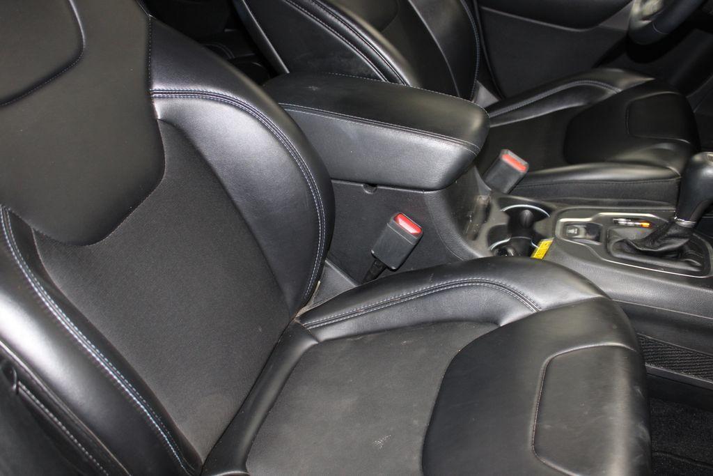 used 2019 Jeep Cherokee car, priced at $15,788