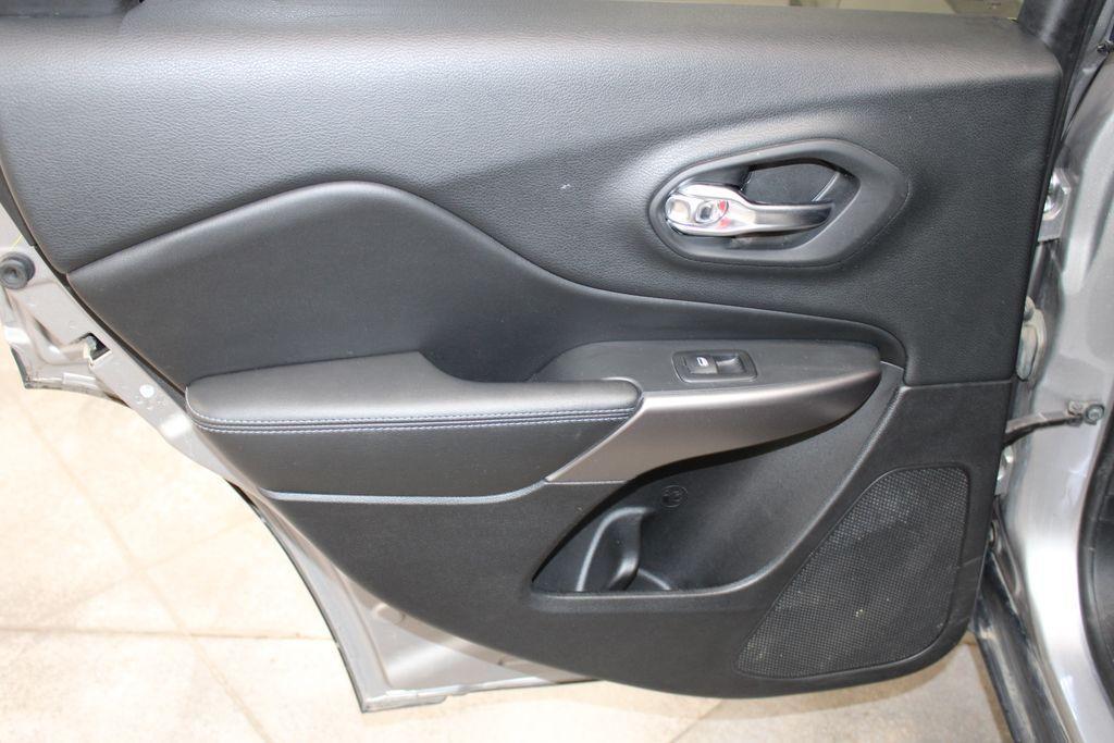 used 2019 Jeep Cherokee car, priced at $15,788