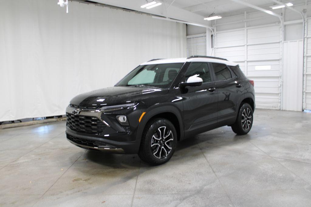 new 2025 Chevrolet TrailBlazer car, priced at $29,588