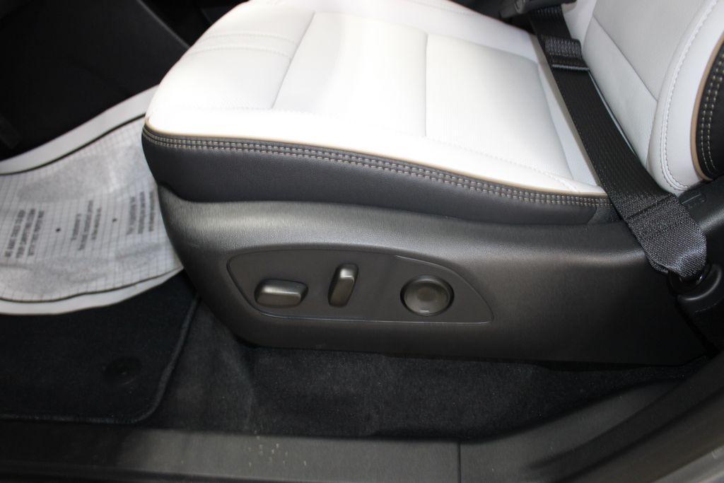 new 2025 Chevrolet Traverse car, priced at $56,267