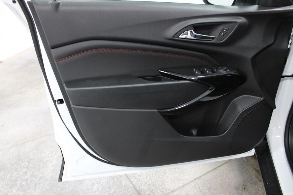 new 2025 Chevrolet Trax car, priced at $27,349