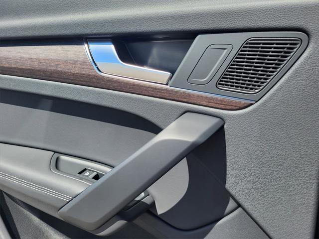 new 2025 Audi Q5 car, priced at $59,715