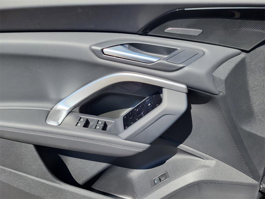 new 2025 Audi Q5 car, priced at $60,290