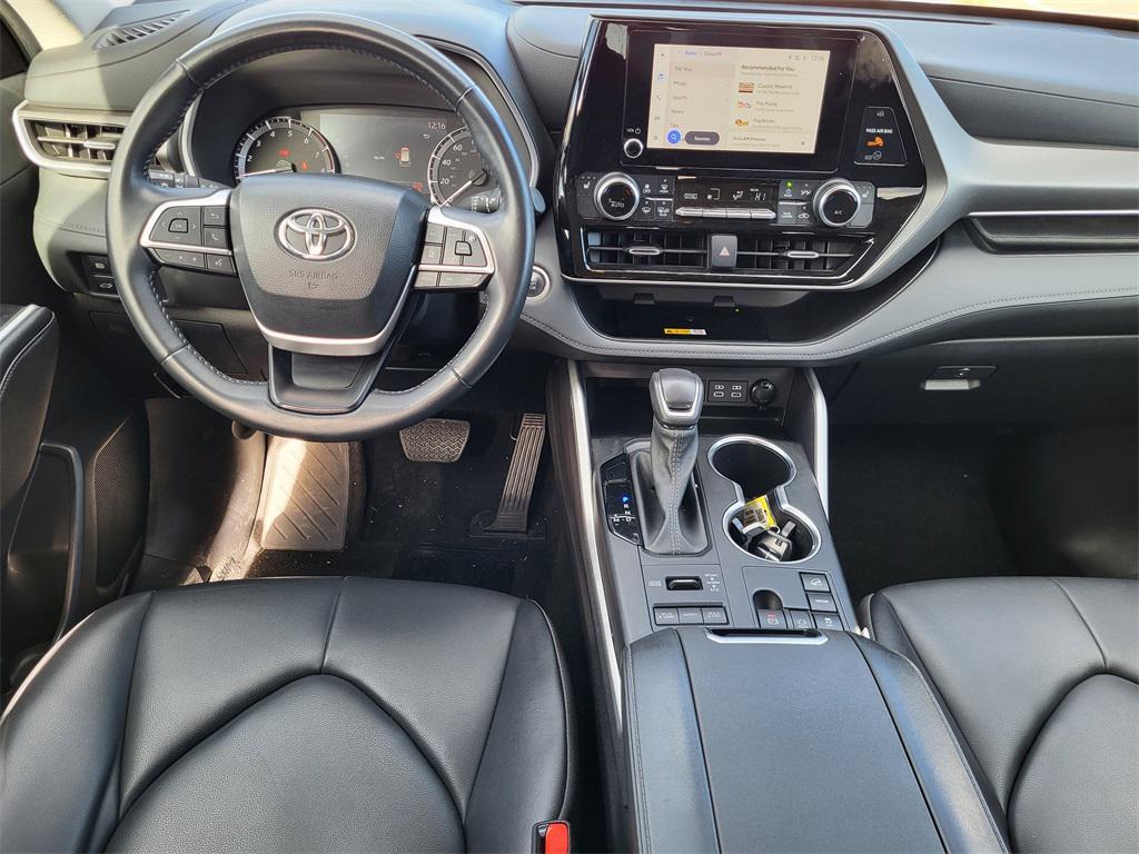 used 2024 Toyota Highlander car, priced at $38,701