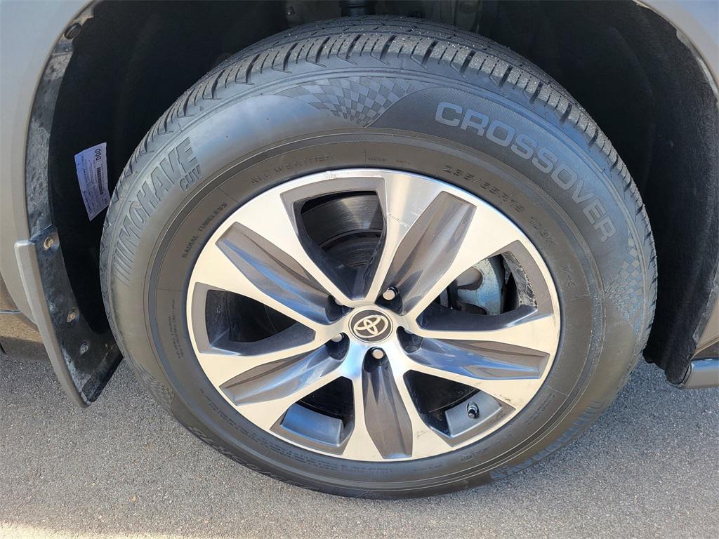 used 2024 Toyota Highlander car, priced at $38,701