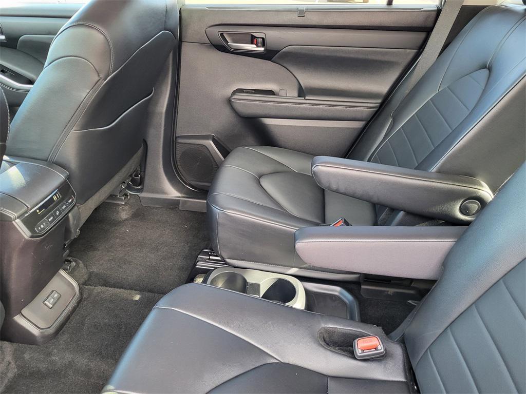 used 2024 Toyota Highlander car, priced at $38,701