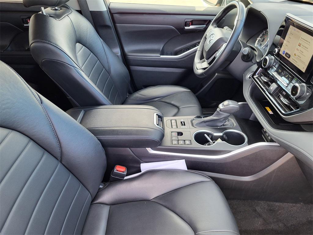 used 2024 Toyota Highlander car, priced at $38,701