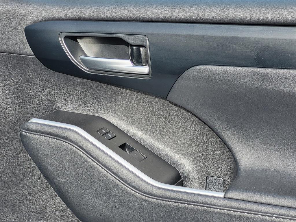 used 2024 Toyota Highlander car, priced at $38,701