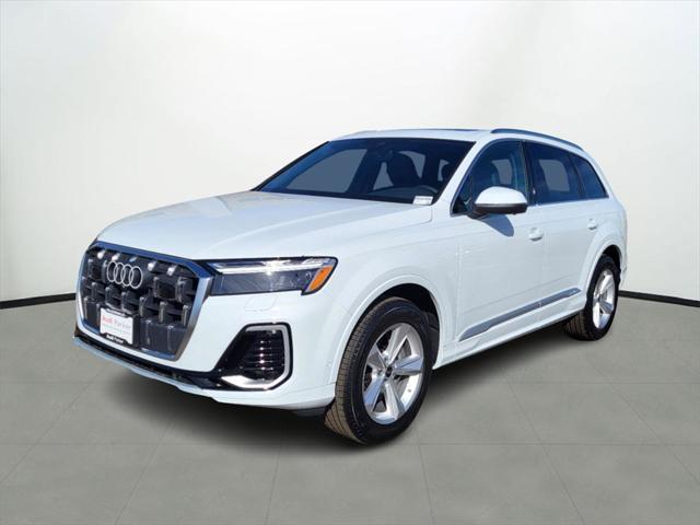 new 2025 Audi Q7 car, priced at $70,050