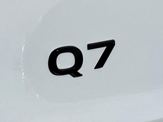 new 2025 Audi Q7 car, priced at $70,050