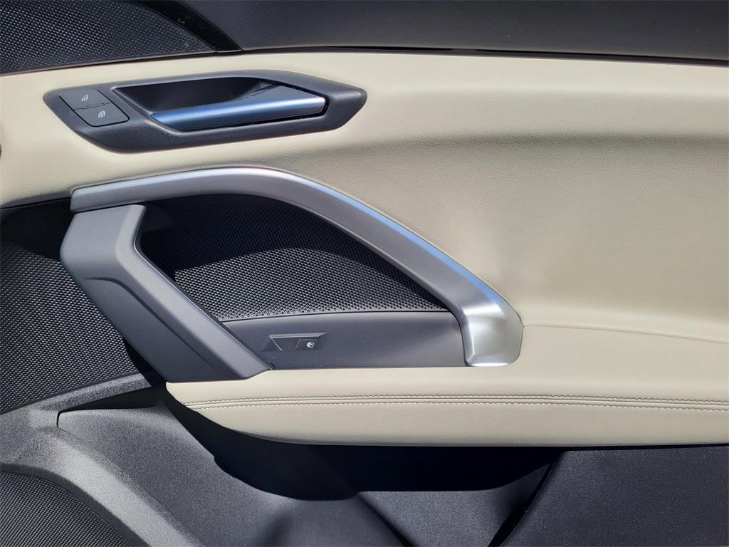 new 2025 Audi Q5 car, priced at $54,090