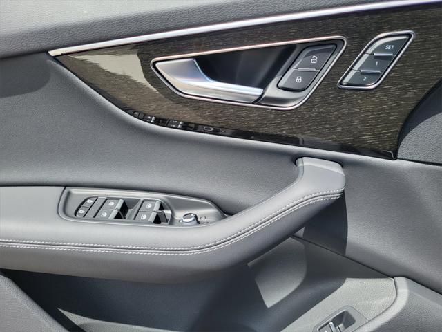 new 2025 Audi Q7 car, priced at $77,750