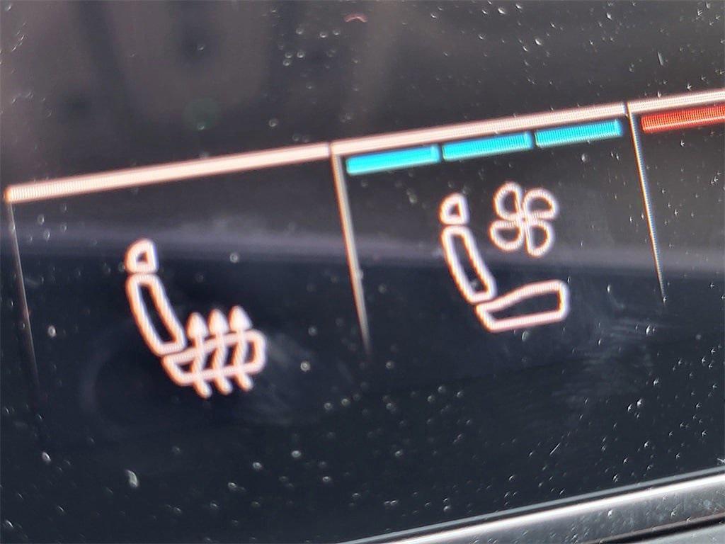 new 2025 Audi Q7 car, priced at $77,840