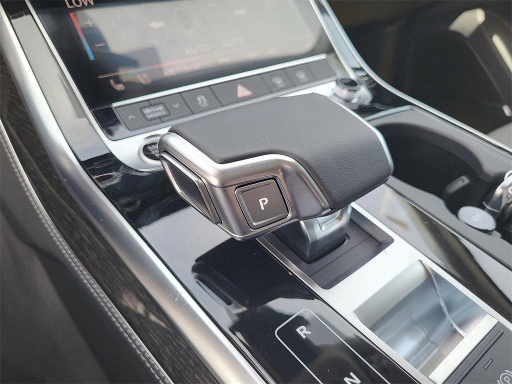 new 2025 Audi Q7 car, priced at $77,840