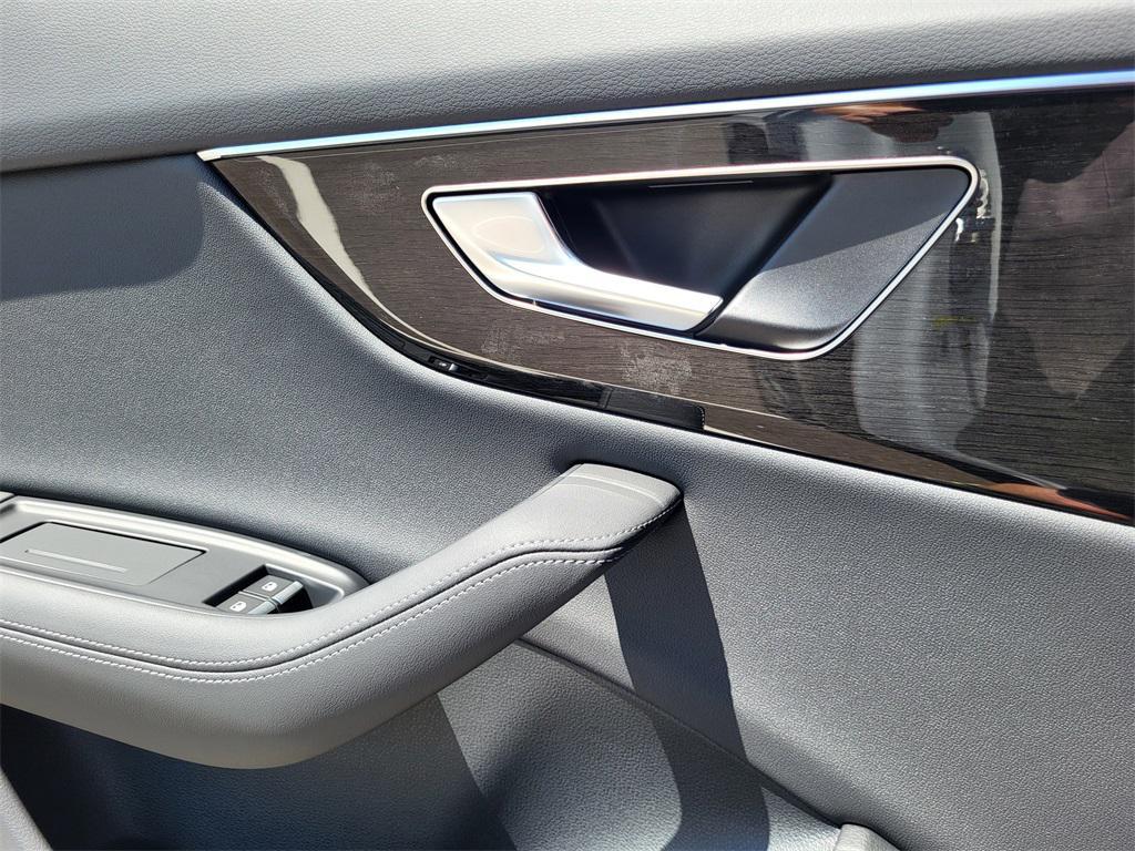 new 2025 Audi Q8 car, priced at $86,570