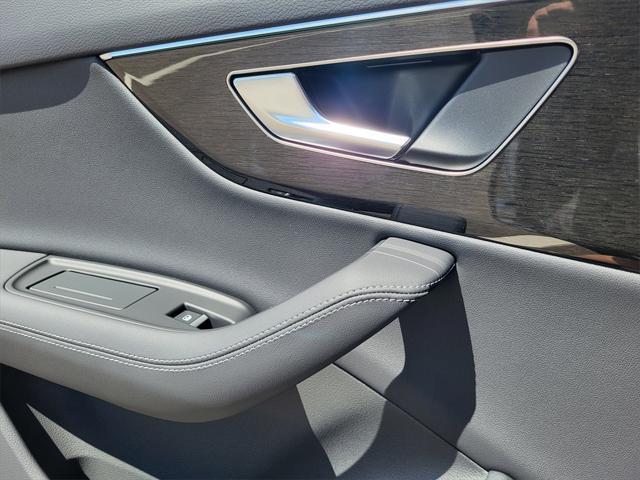 new 2025 Audi Q7 car, priced at $81,705