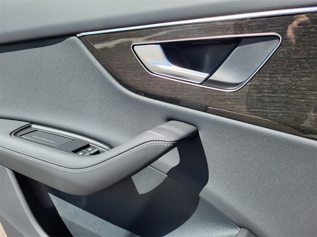 new 2025 Audi Q8 car, priced at $86,715