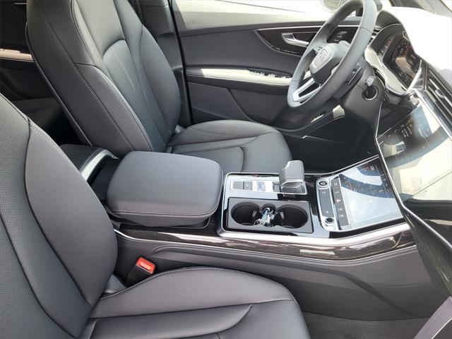new 2025 Audi Q7 car, priced at $77,750