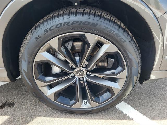 new 2025 Audi Q7 car, priced at $77,750