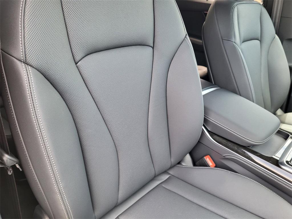 new 2025 Audi Q7 car, priced at $72,360