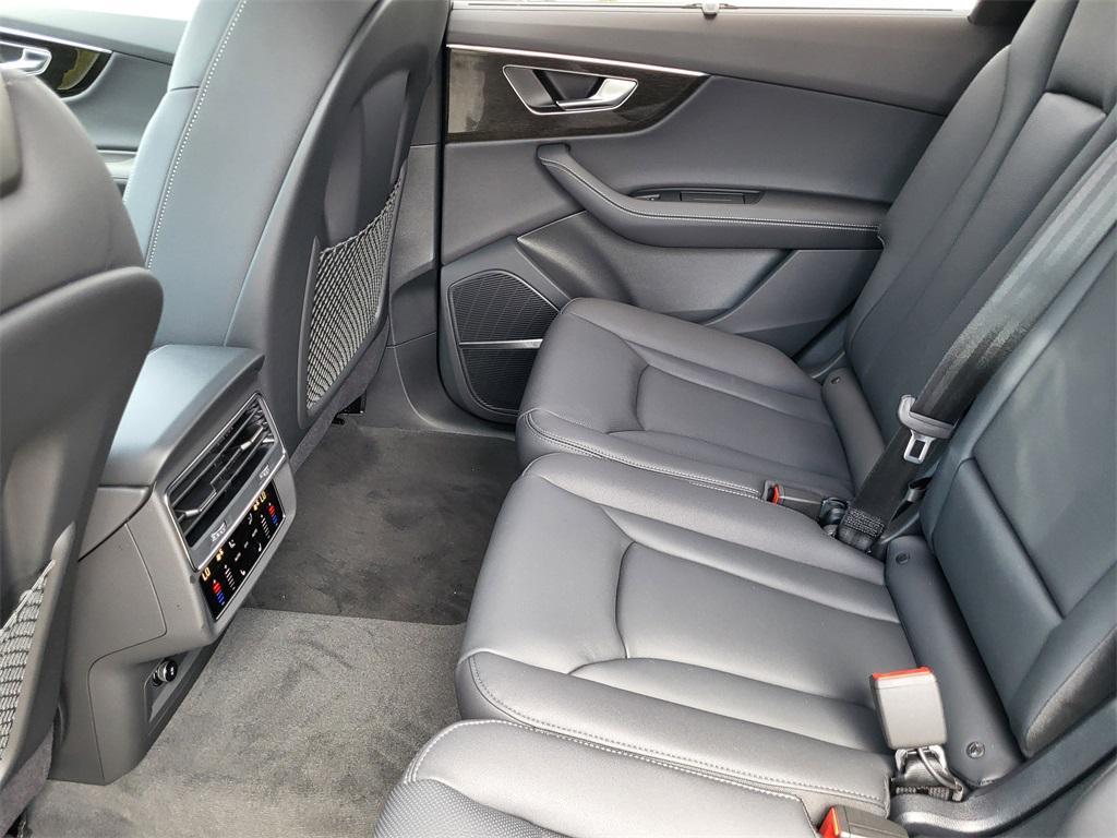 new 2025 Audi Q7 car, priced at $72,360