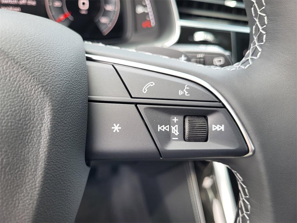 new 2025 Audi Q7 car, priced at $72,360