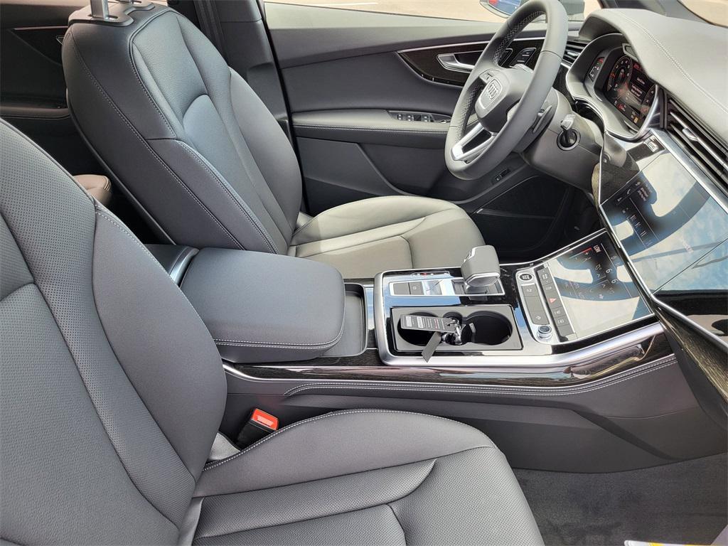 new 2025 Audi Q7 car, priced at $72,360