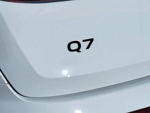 new 2025 Audi Q7 car, priced at $77,605