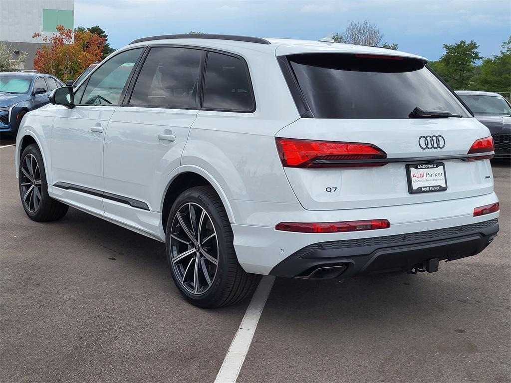 new 2025 Audi Q7 car, priced at $72,360