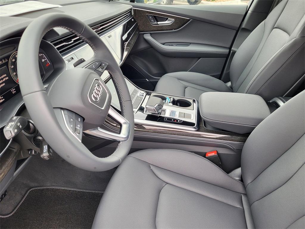 new 2025 Audi Q7 car, priced at $72,360