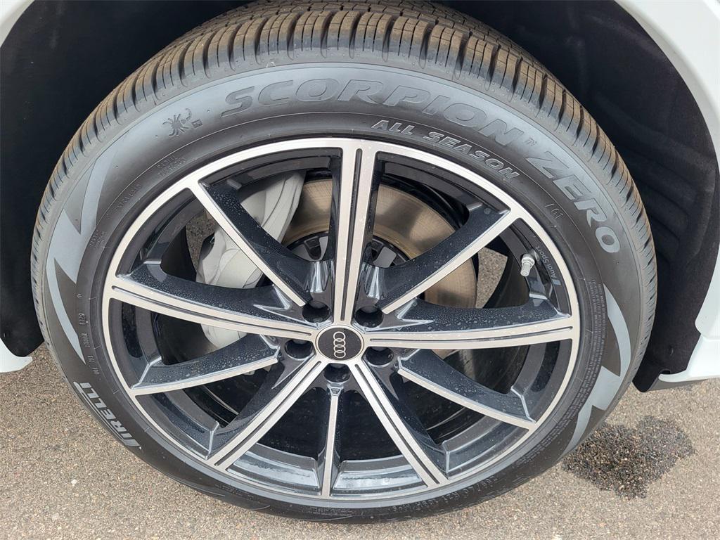 new 2025 Audi Q7 car, priced at $72,360