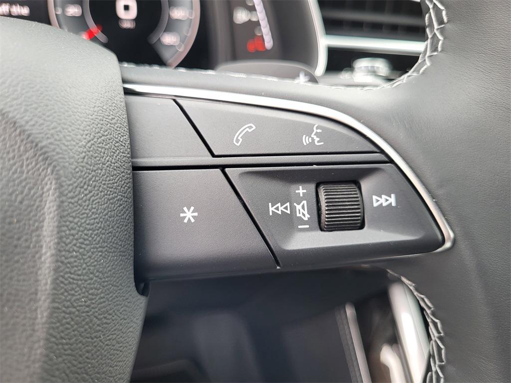 new 2025 Audi Q7 car, priced at $72,360
