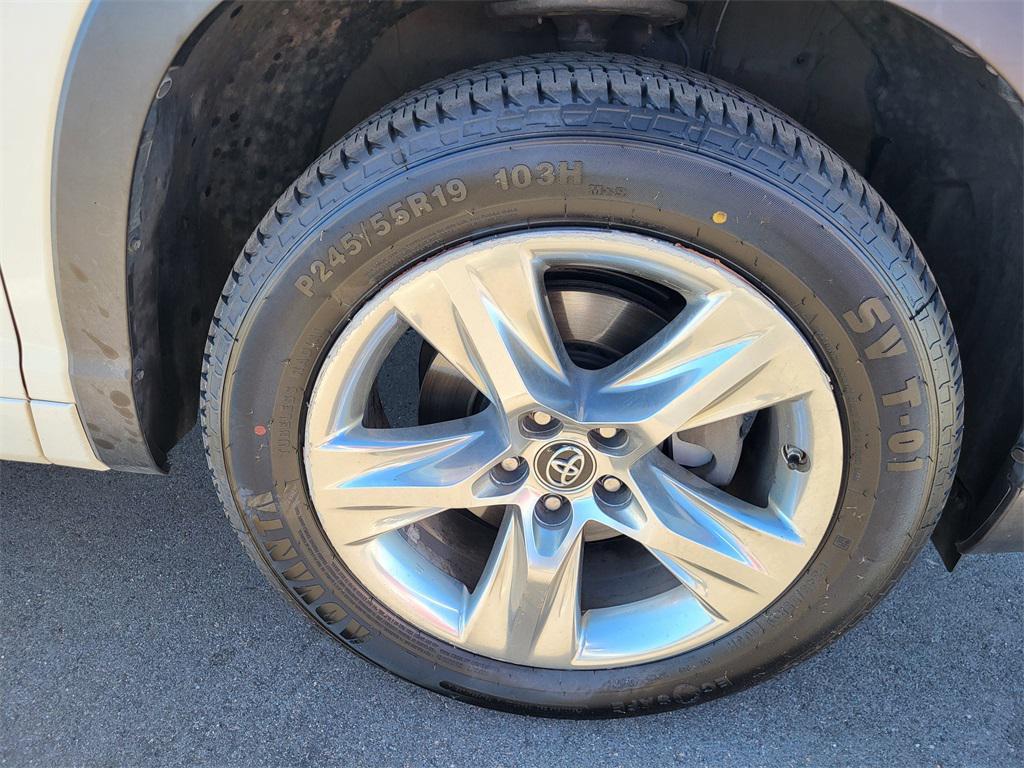 used 2019 Toyota Highlander car, priced at $17,201