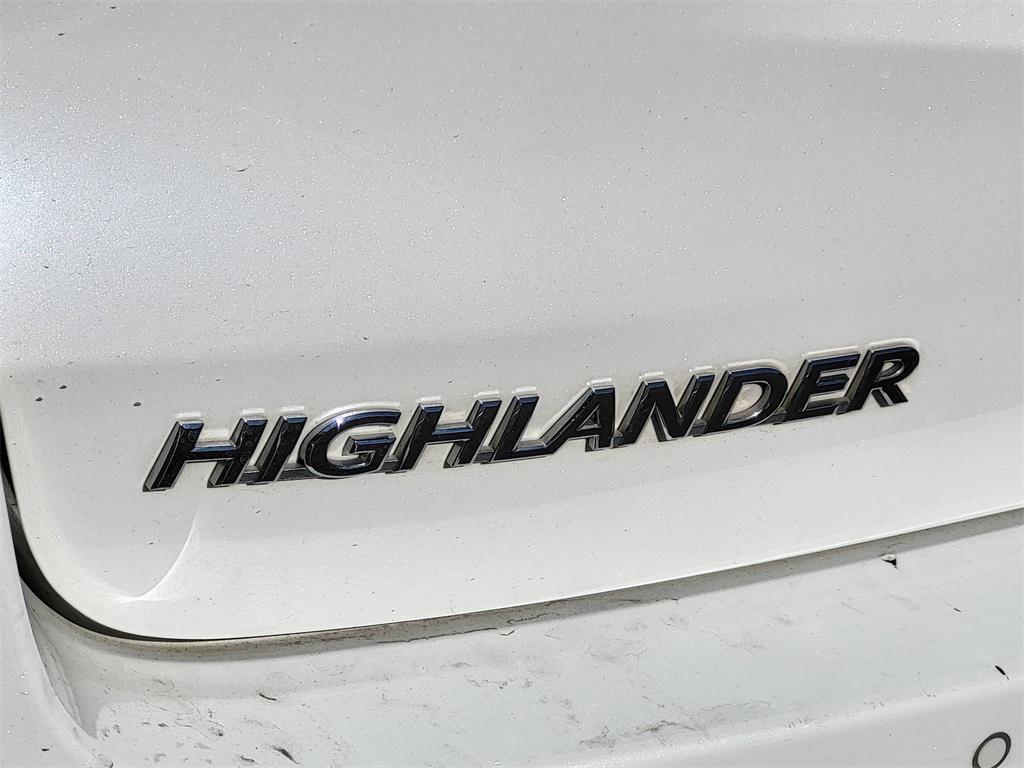 used 2019 Toyota Highlander car, priced at $17,201