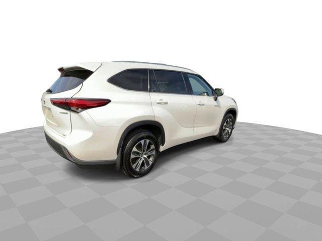 used 2021 Toyota Highlander Hybrid car, priced at $35,500