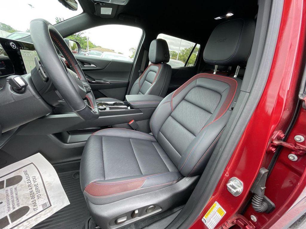 used 2025 Chevrolet Equinox car, priced at $33,500
