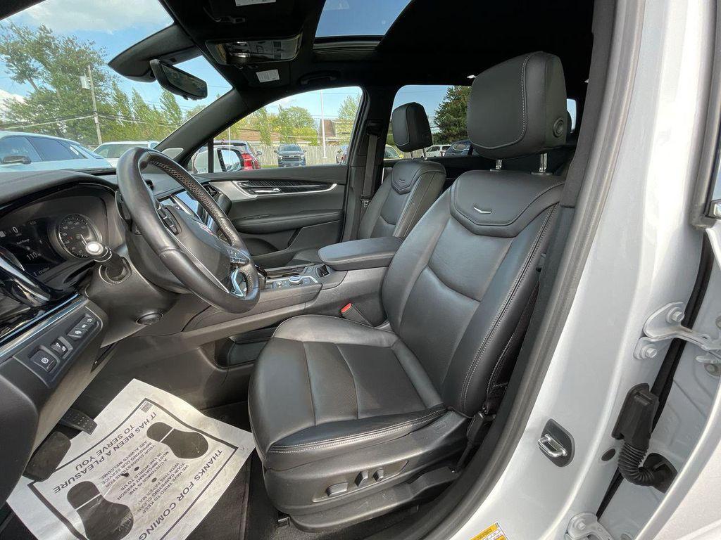 used 2023 Cadillac XT6 car, priced at $42,000