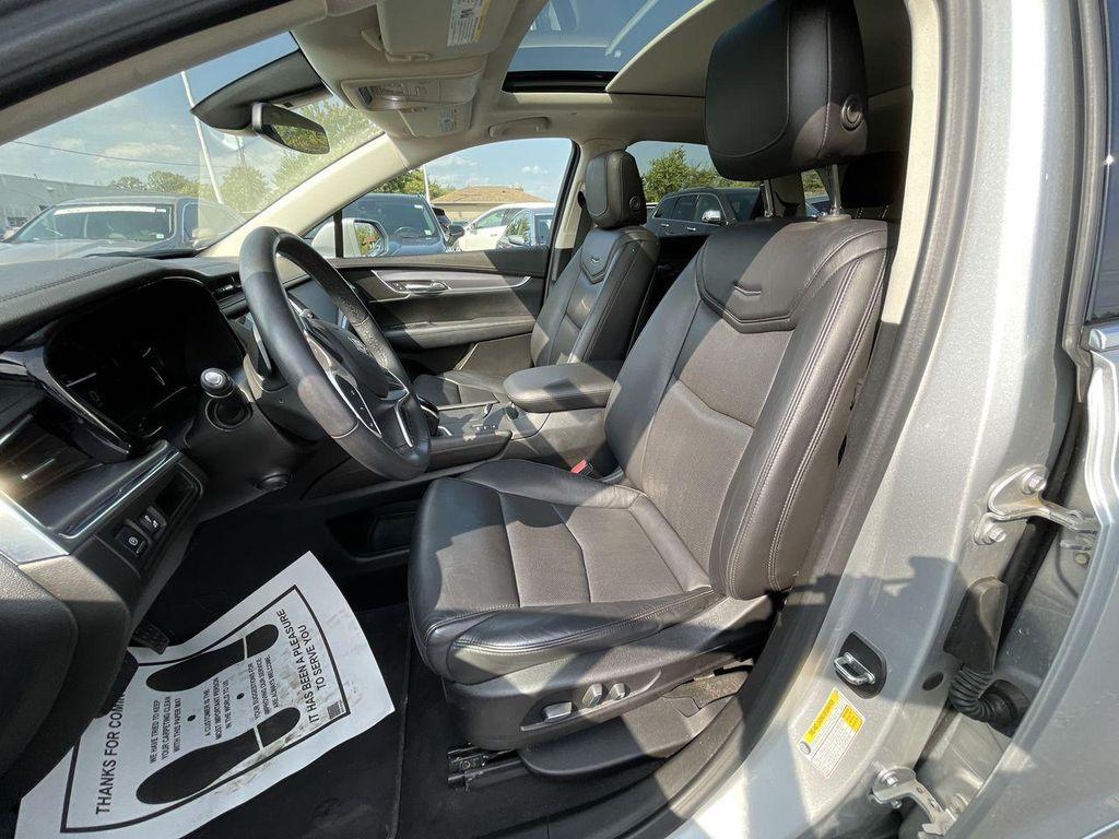 used 2018 Cadillac XT5 car, priced at $20,000