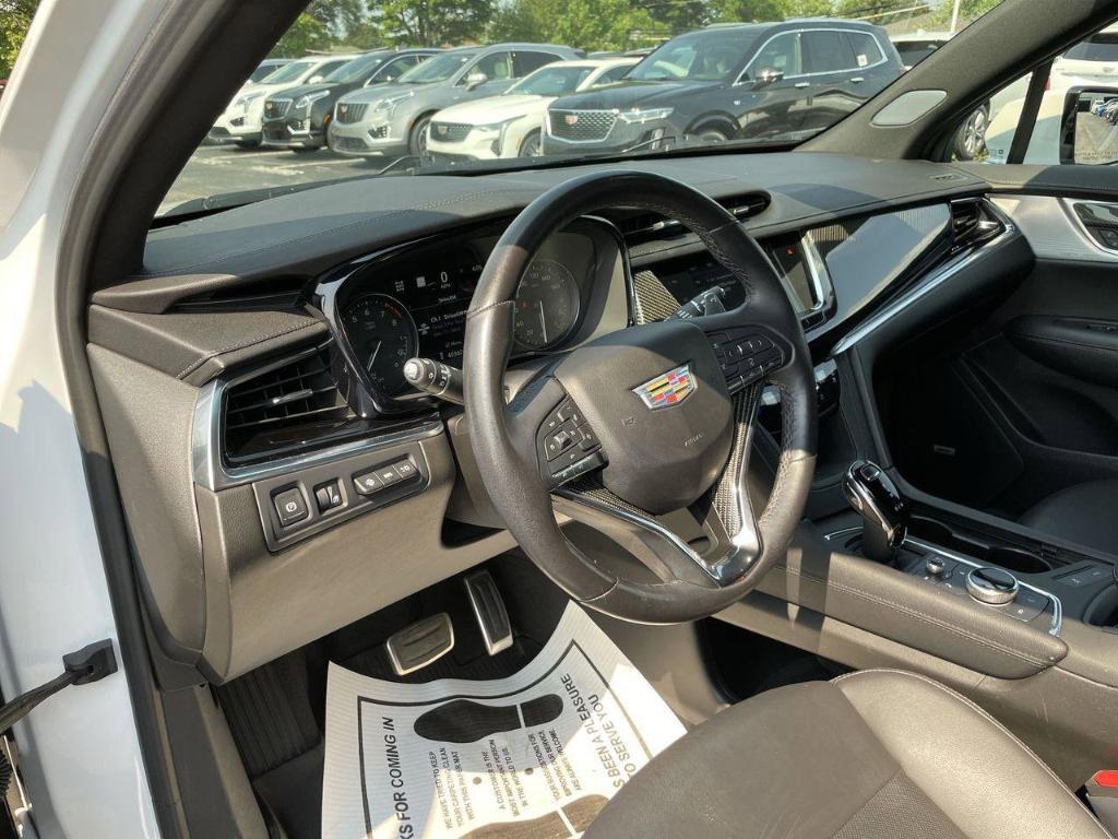 used 2023 Cadillac XT6 car, priced at $43,000