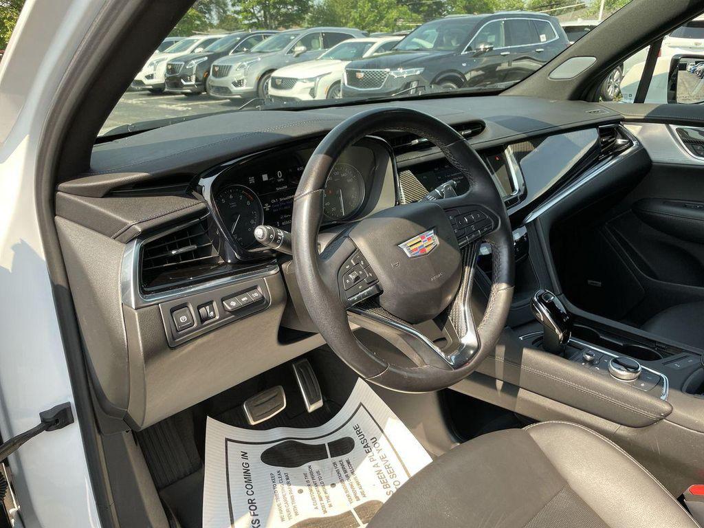 used 2023 Cadillac XT6 car, priced at $41,000