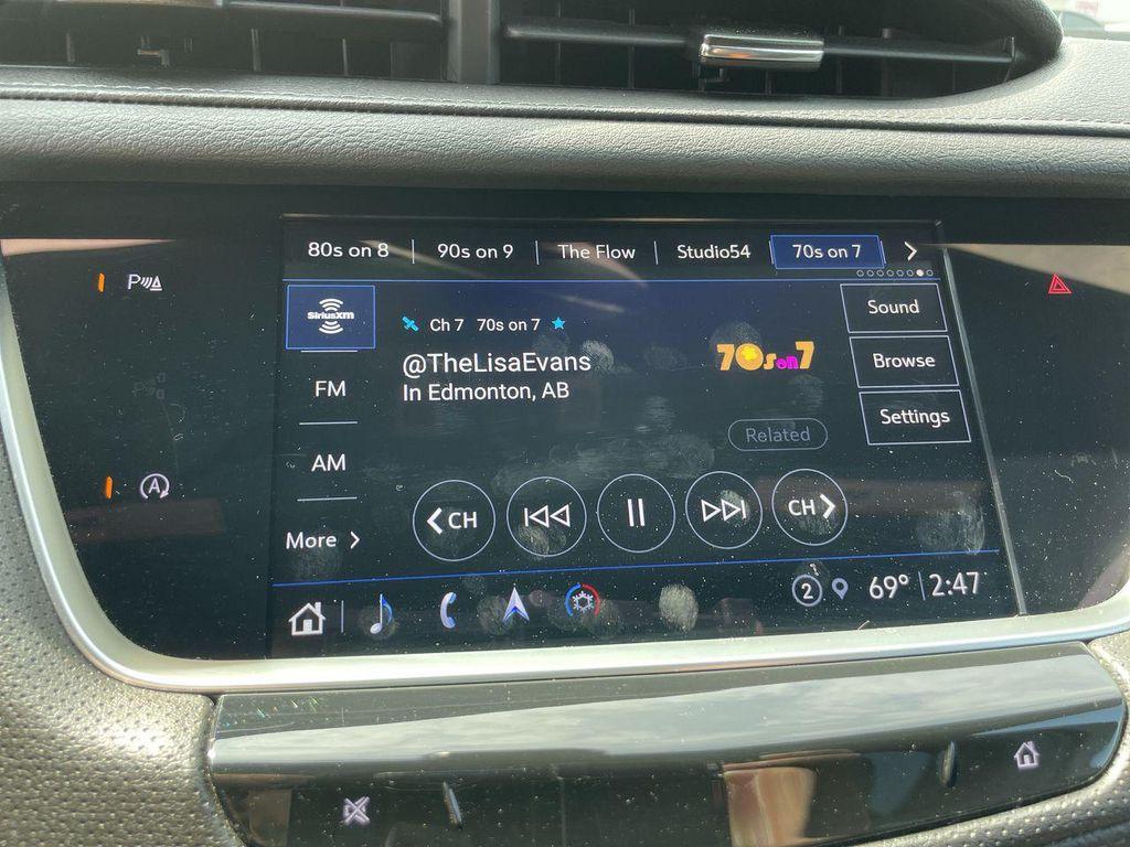 used 2022 Cadillac XT5 car, priced at $31,000