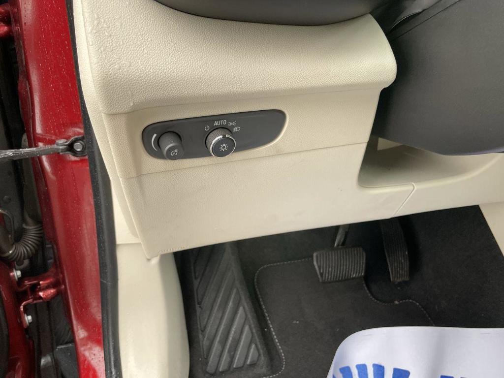 used 2022 Buick Envision car, priced at $20,000