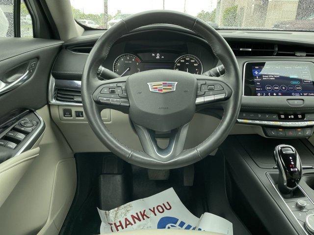 used 2022 Cadillac XT4 car, priced at $25,000