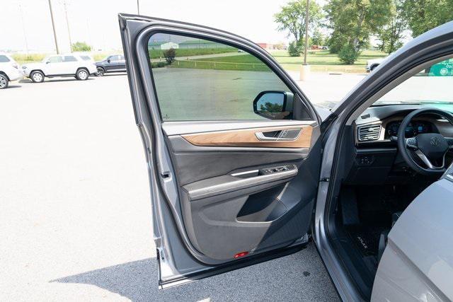 used 2024 Volkswagen Atlas car, priced at $28,247