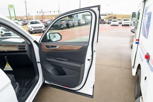 new 2025 Volkswagen Atlas car, priced at $47,315