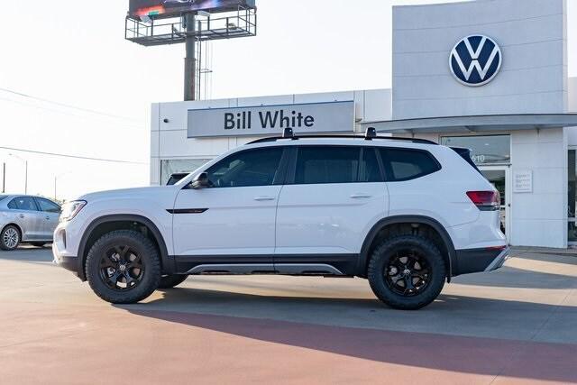 new 2024 Volkswagen Atlas car, priced at $50,716