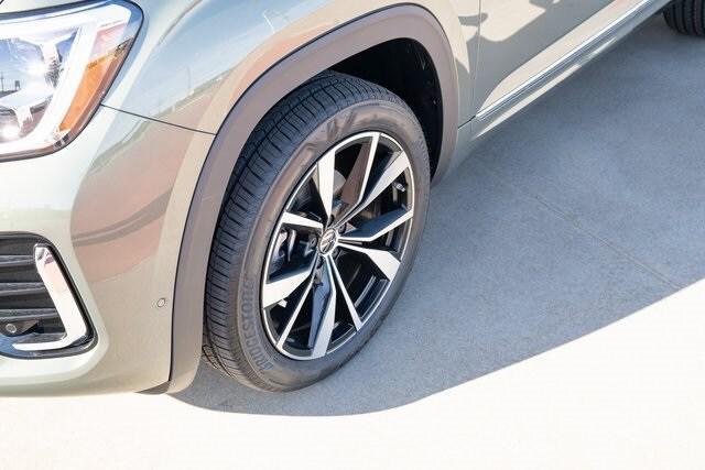 new 2025 Volkswagen Atlas Cross Sport car, priced at $55,076