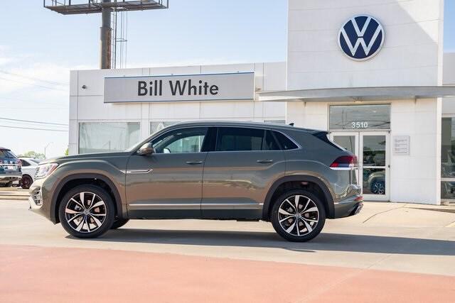 new 2025 Volkswagen Atlas Cross Sport car, priced at $55,076
